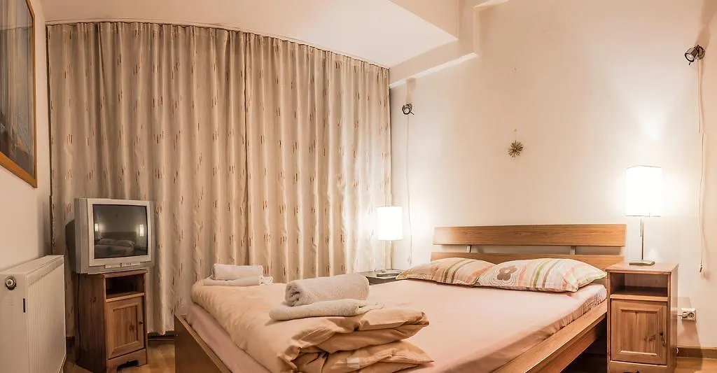 Dracula Adventure Tours Accommodation Bucharest 0*,