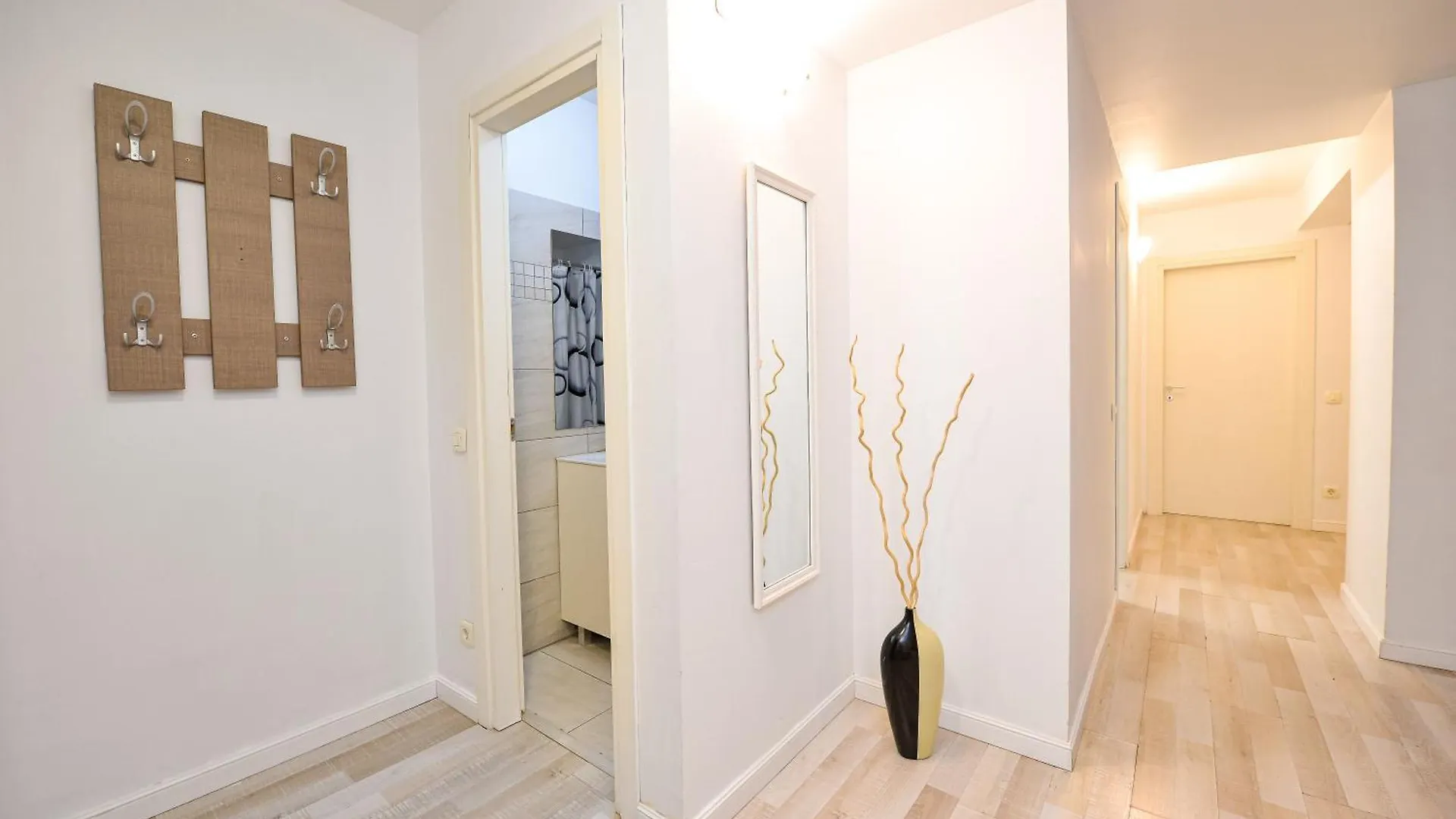 Apartamento Dracula Adventure Tours Accommodation Bucarest Rumanía