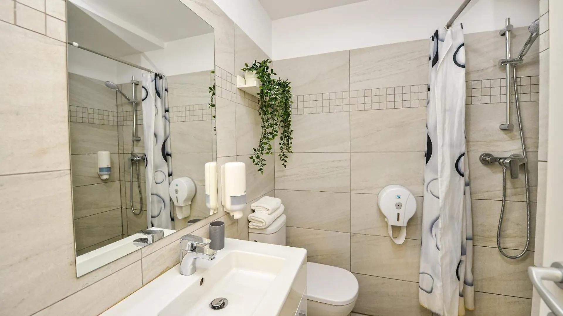 Dracula Adventure Tours Accommodation Bucarest Apartamento