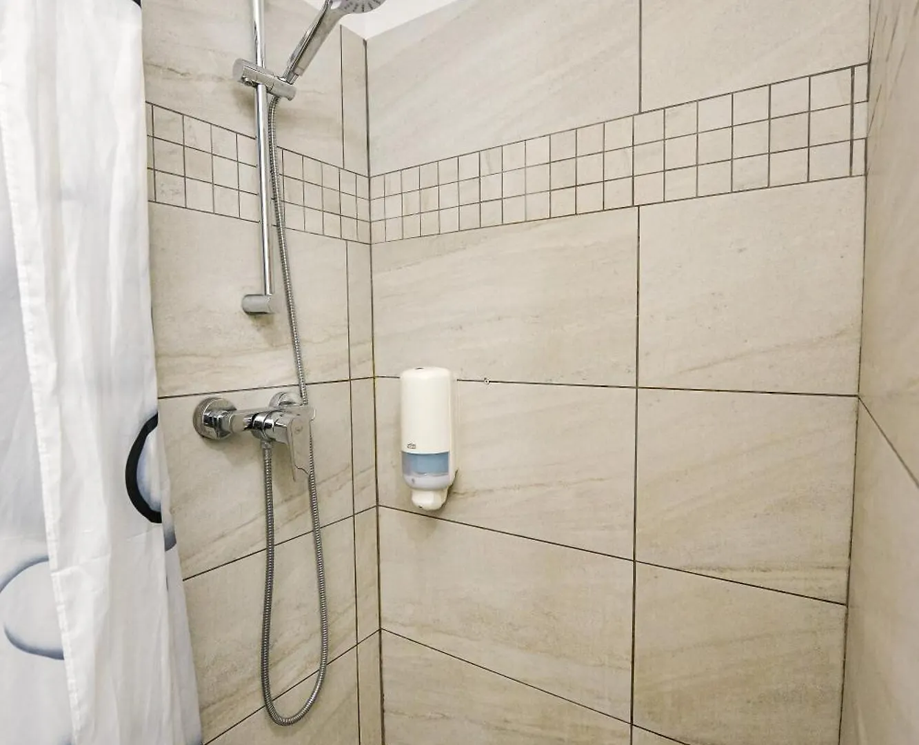 Dracula Adventure Tours Accommodation Bucarest