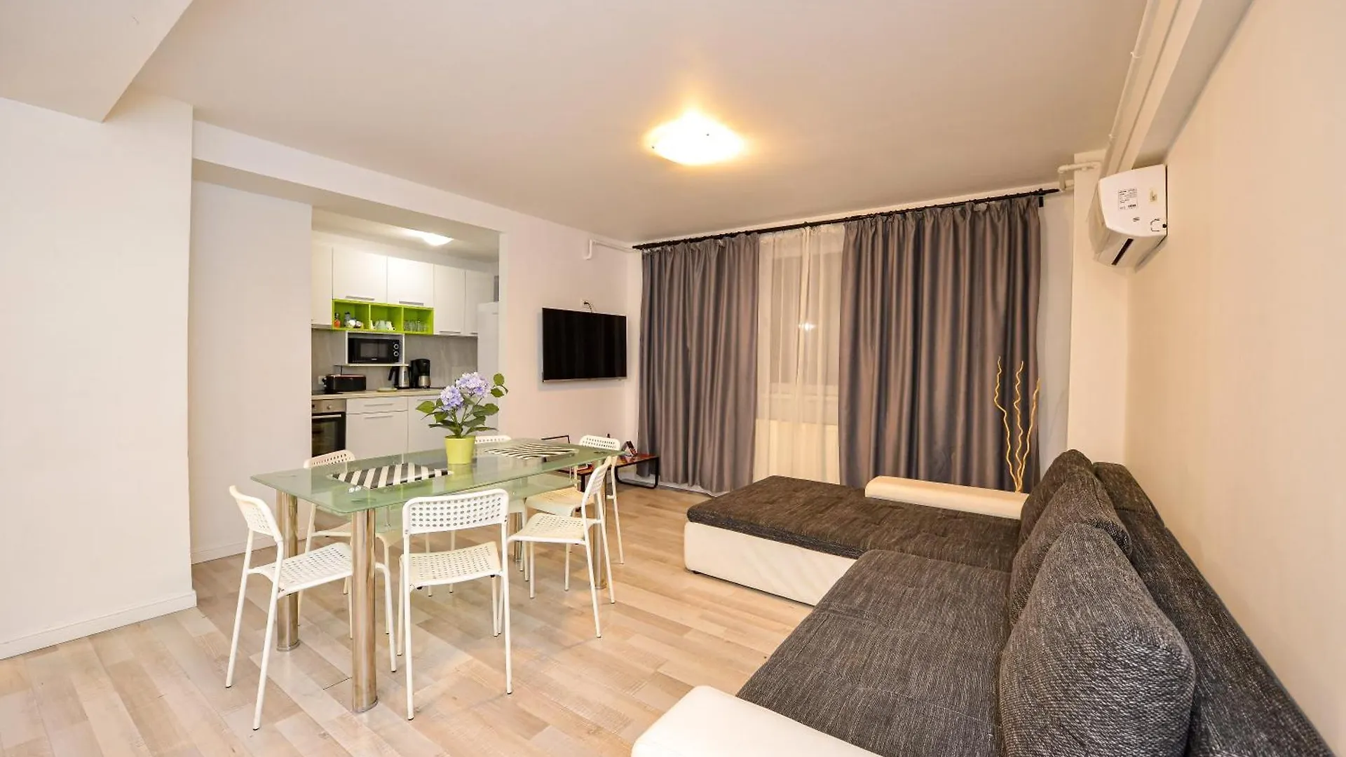 Apartamento Dracula Adventure Tours Accommodation Bucarest Rumanía