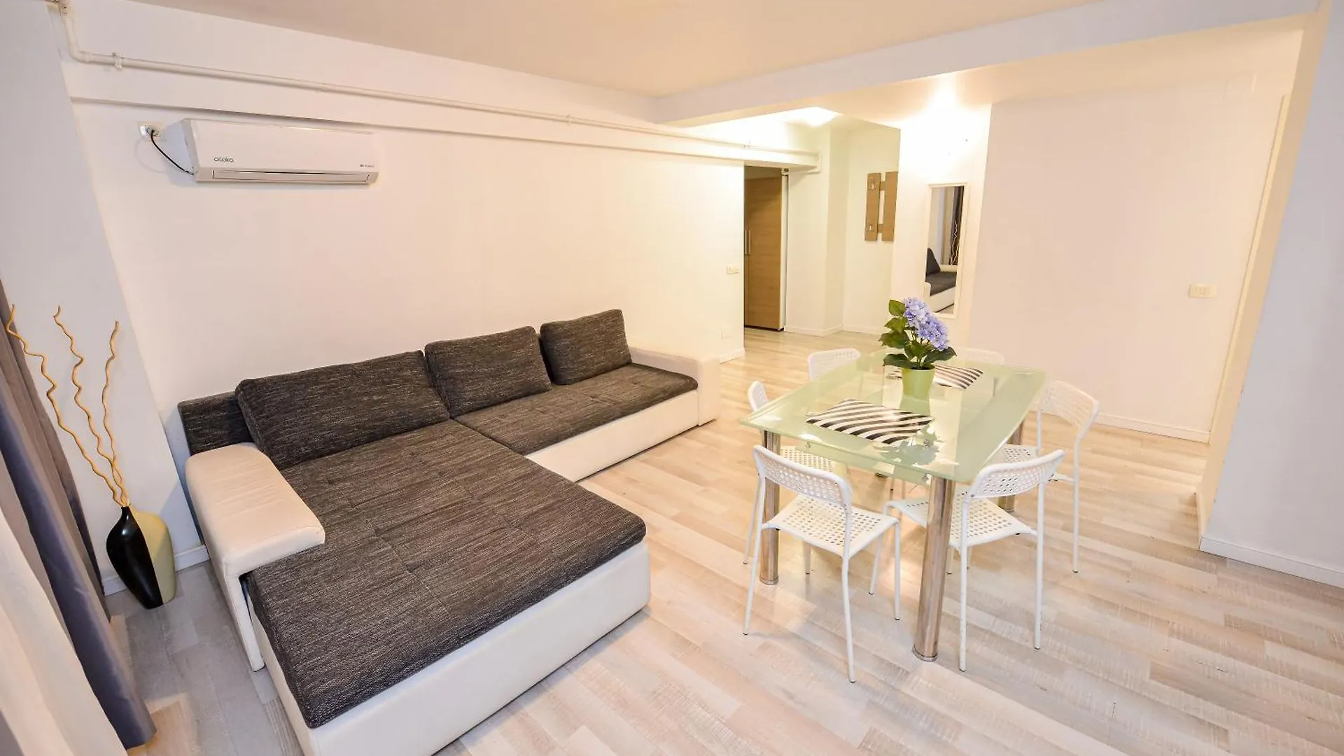 Dracula Adventure Tours Accommodation Bükreş