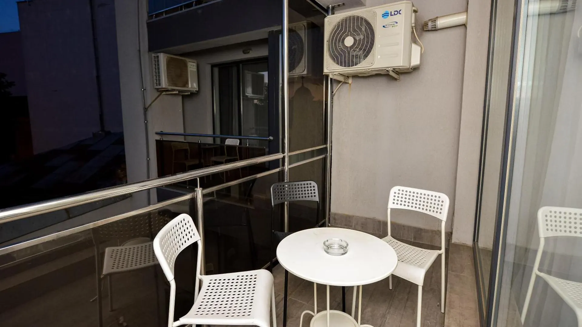 Dracula Adventure Tours Accommodation Bucarest Apartamento