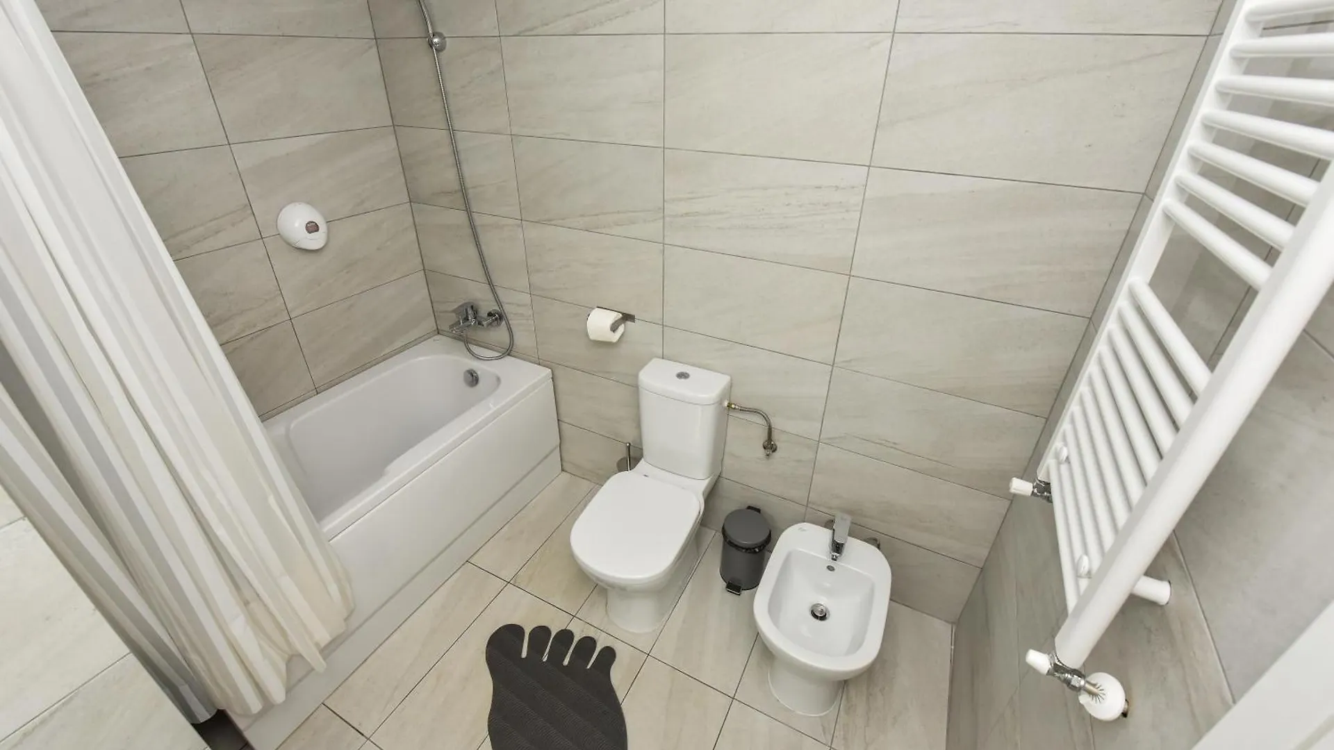 Dracula Adventure Tours Accommodation Bucarest Apartamento