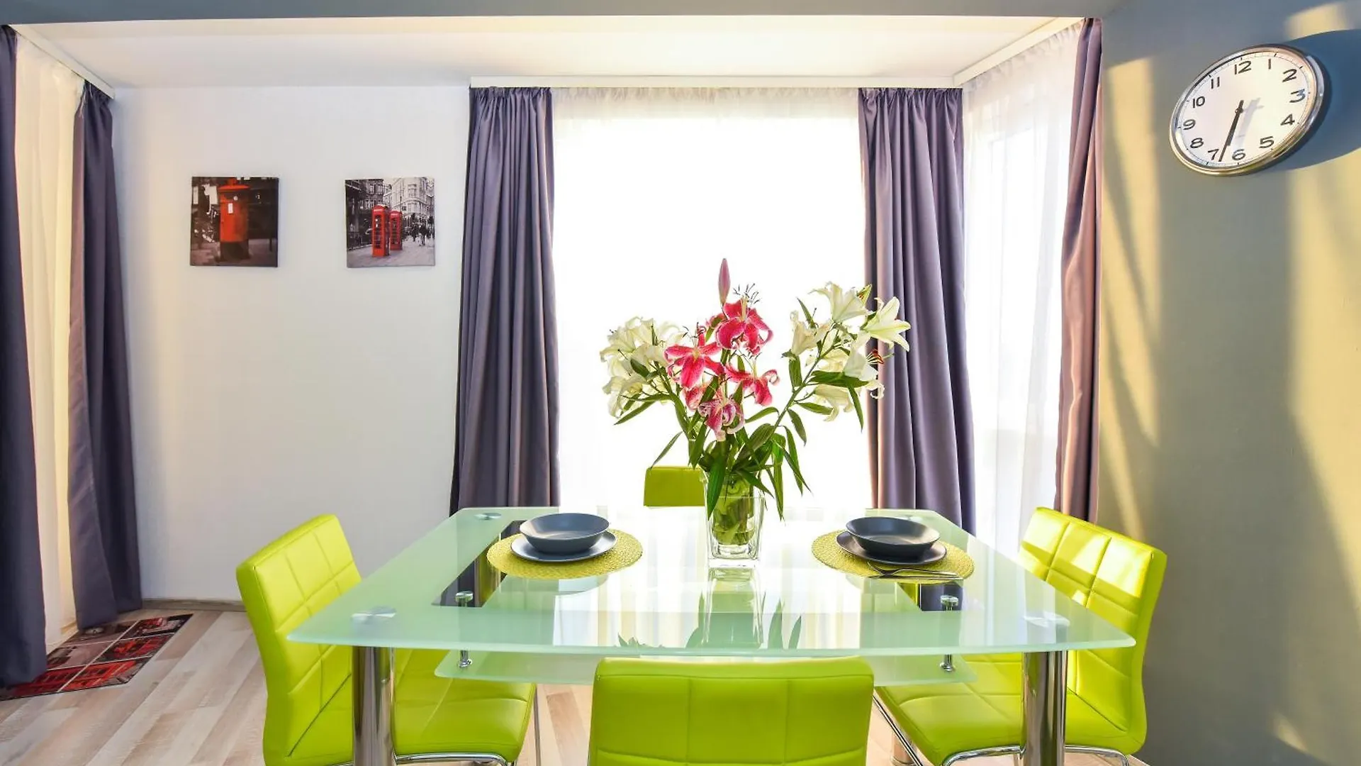 Dracula Adventure Tours Accommodation Bucarest 0*,  Rumanía