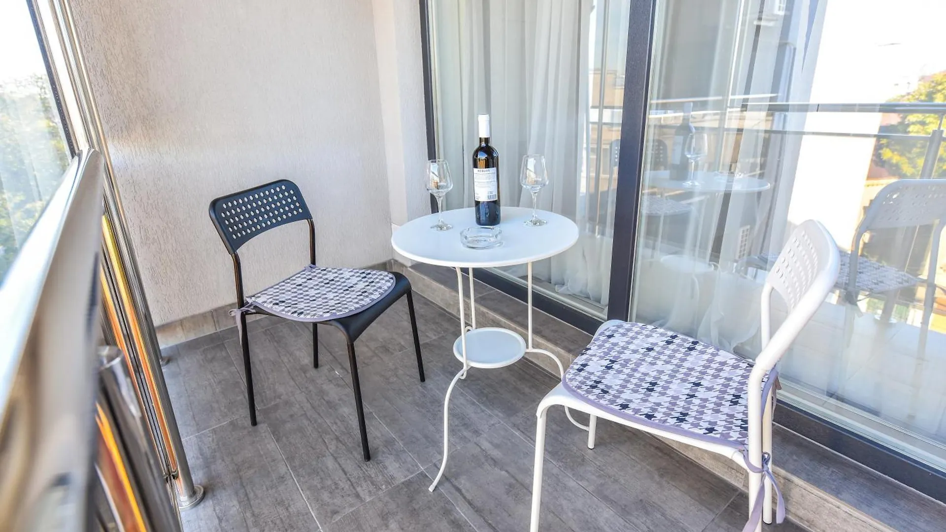 Dracula Adventure Tours Accommodation Bucarest Apartamento